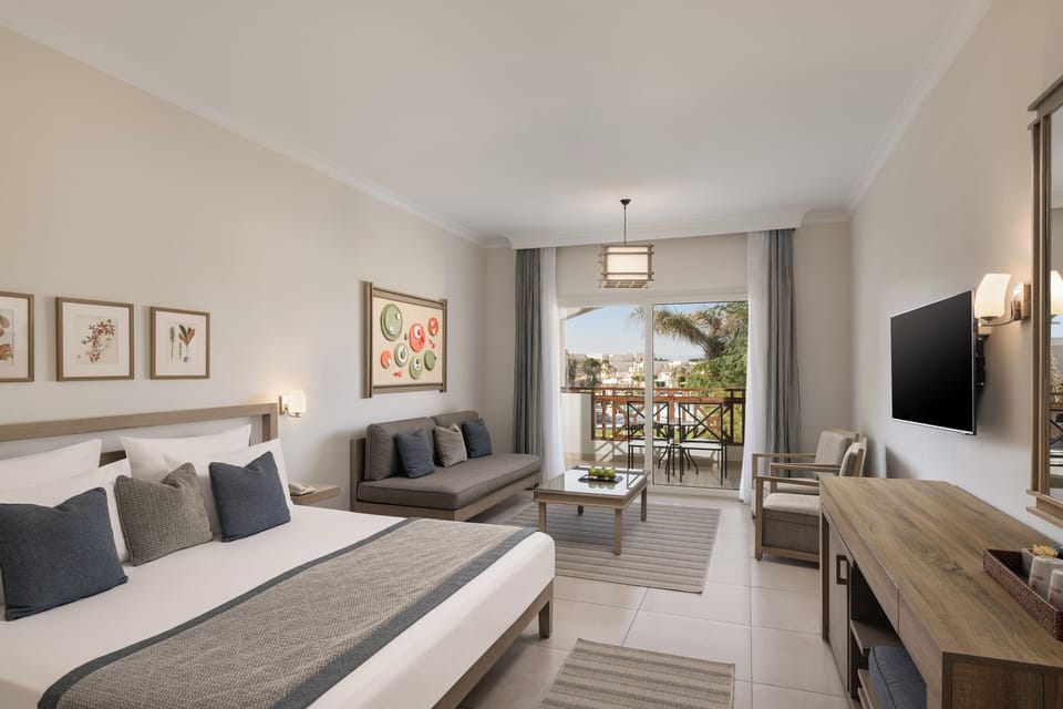 Superior Room, Pool View (Queen or Twin Bed) | Premium bedding, in-room safe, blackout drapes, cribs (free)