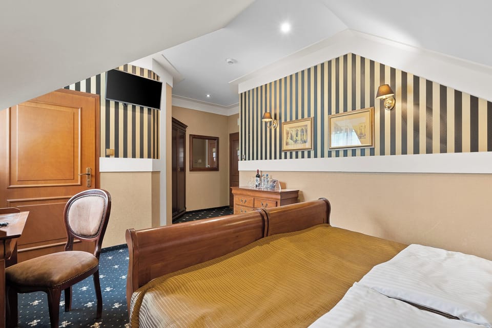 Executive Double Room | Desk, iron/ironing board, free cribs/infant beds, free WiFi
