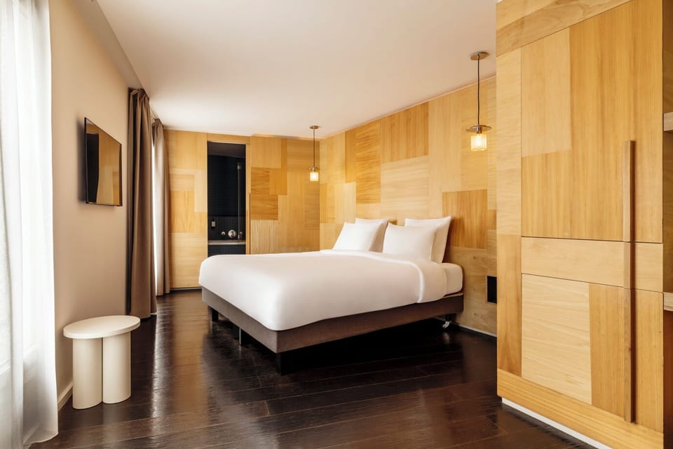 Junior Room, with Canal View | Premium bedding, minibar, in-room safe, blackout drapes