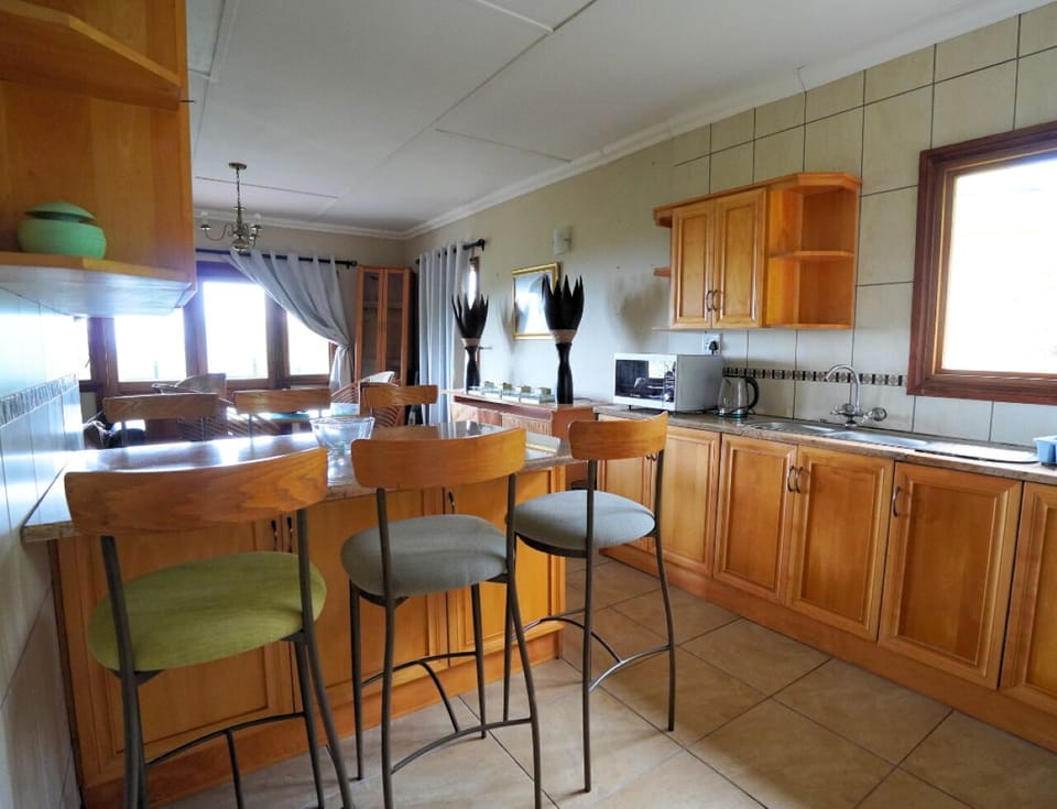 Classic Villa | Private kitchen | Coffee/tea maker, electric kettle