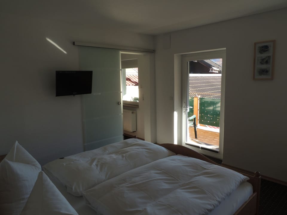 Family Room (For 5 People) | Premium bedding, down comforters, desk, blackout drapes