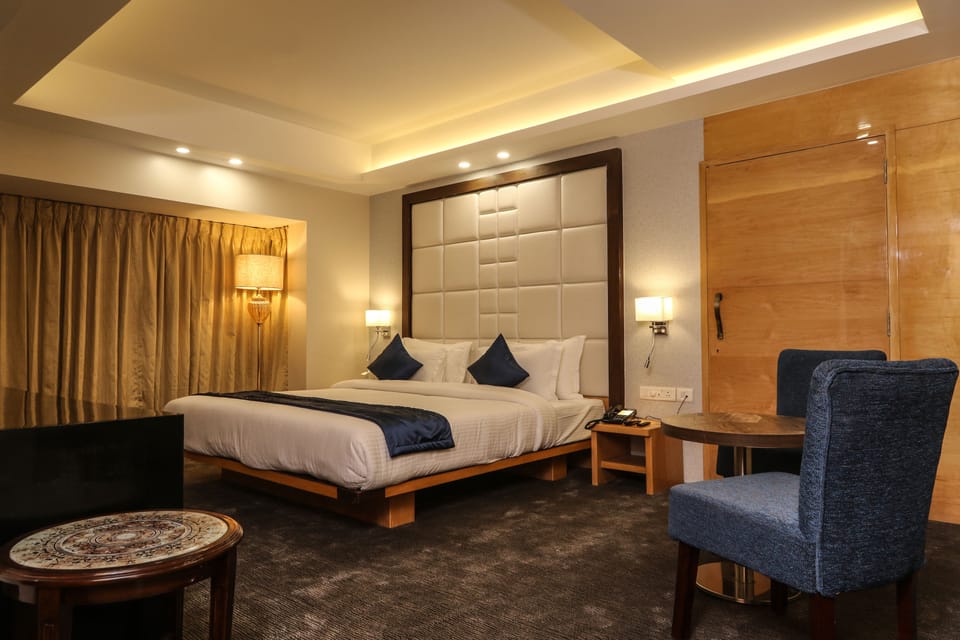 Executive Room, Pool Access | Premium bedding, minibar, in-room safe, blackout drapes