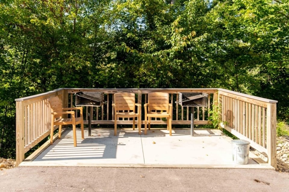 1 Bedroom Townhome • Private Deck with Chairs & Grills