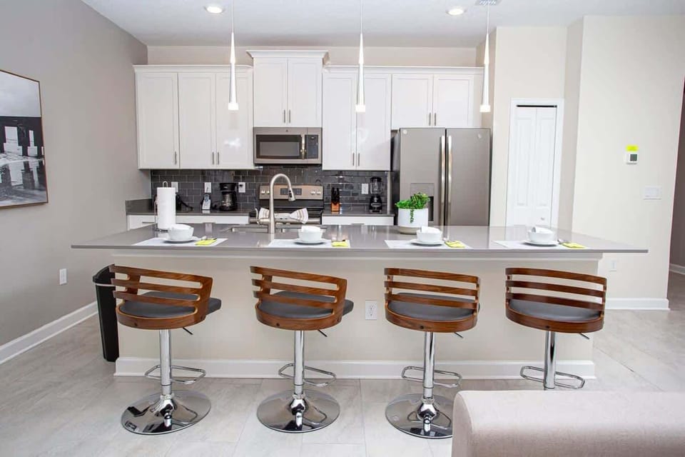 Fully Equipped Kitchen Island 