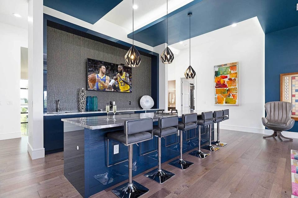 Upstairs Loft w/ Bar, Shuffle Board & Pool Table