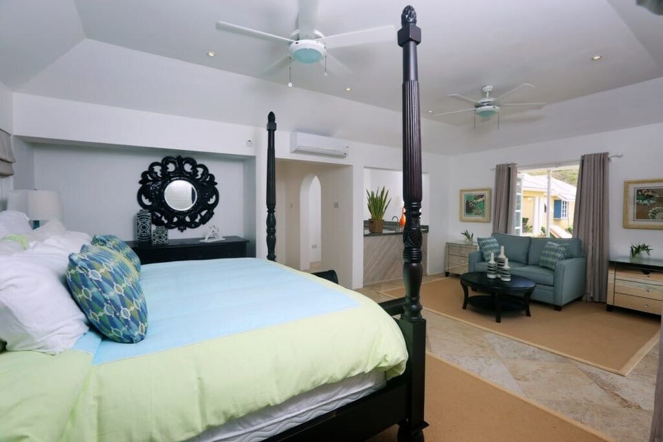 Master cottage is on the right wing of the villa, it has a kitchenette as well.