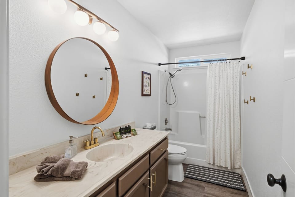 Hall20Bath