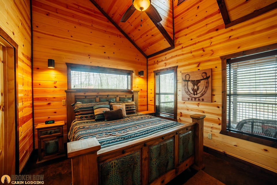 TwinCedarsLodge.BeaversBend18