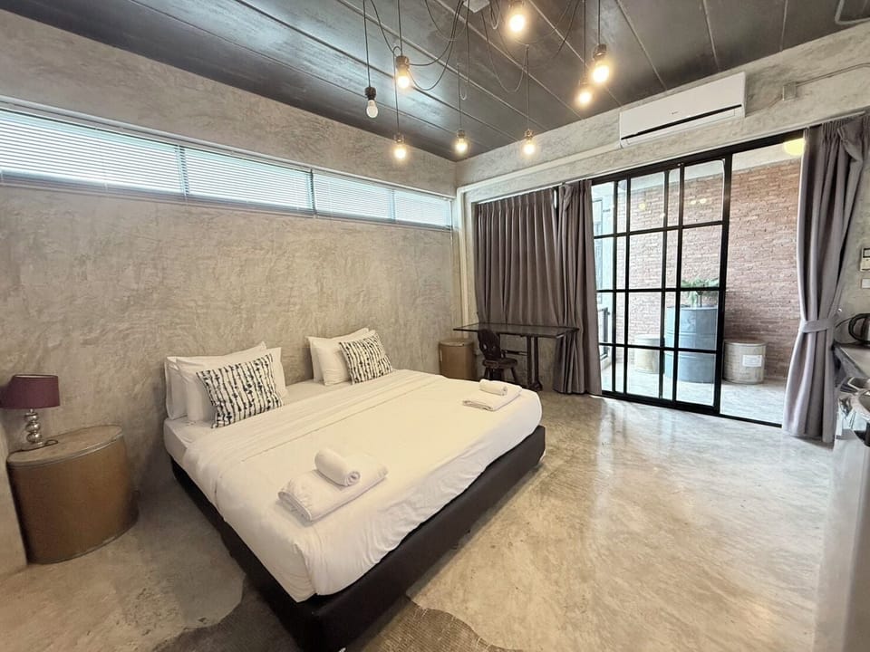 Standard Double Room | Minibar, desk, free WiFi, bed sheets
