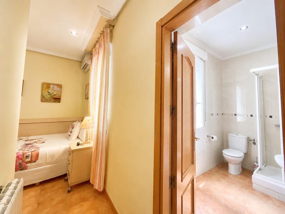 Standard Double Room, Private Bathroom | Down comforters, in-room safe, blackout drapes, soundproofing