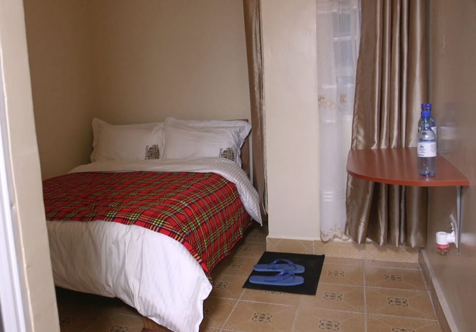 Classic Single Room | Desk, blackout drapes, free WiFi, bed sheets