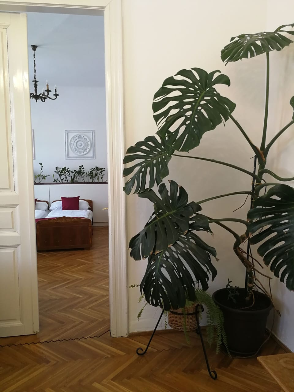 Classic Triple Room, Private Bathroom | Living area