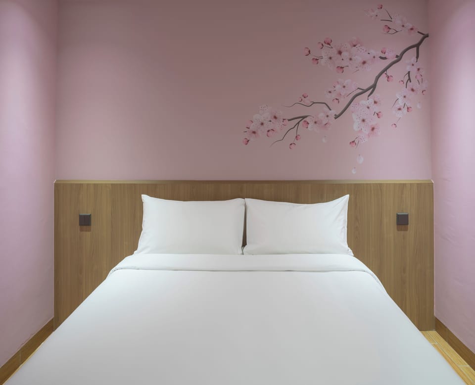 Deluxe Double Room | Blackout drapes, WiFi (free), bed sheets