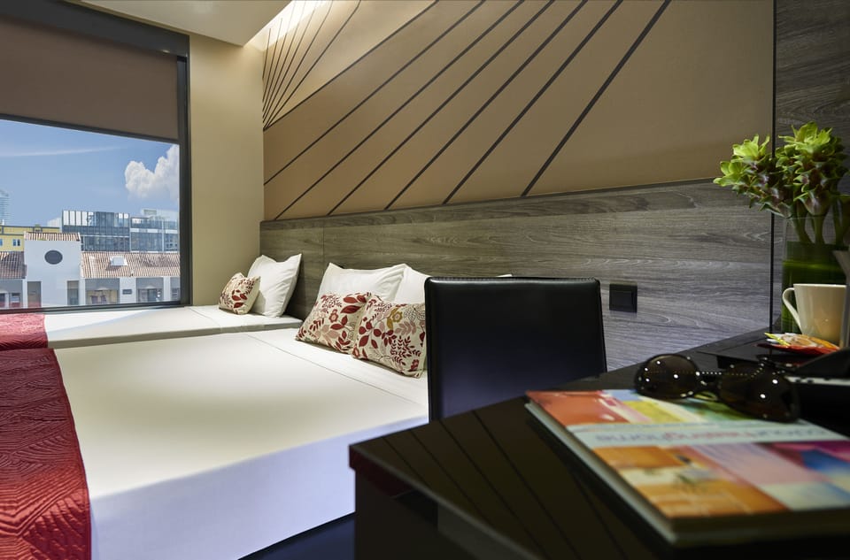 Triple Room | Desk, WiFi (free), bed sheets