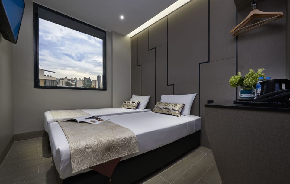 Superior Twin Room | Desk, iron/ironing board (on request), WiFi (free), bed sheets