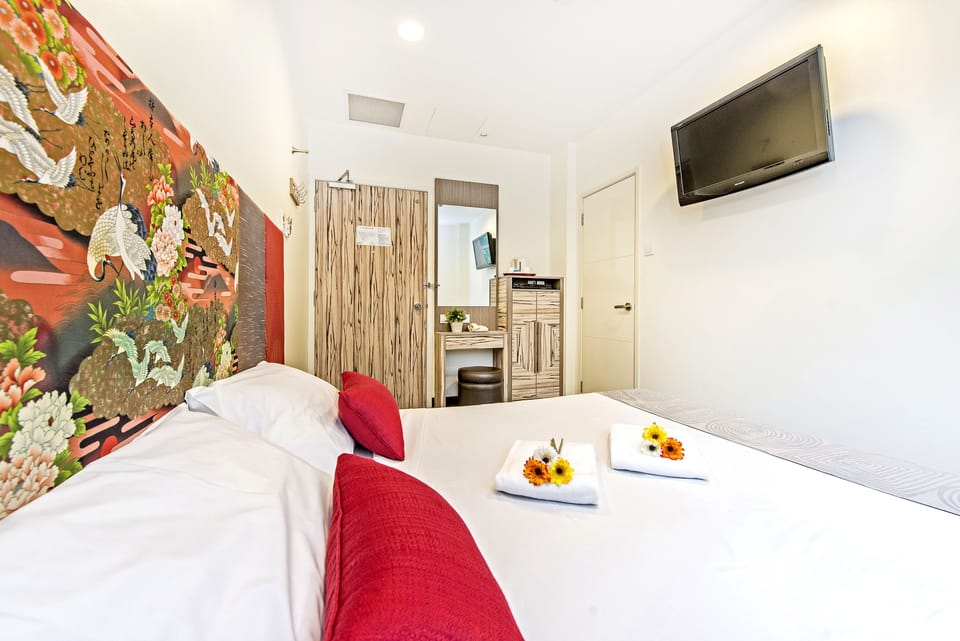Superior Room, 1 Queen Bed | Desk, blackout drapes, WiFi (free), bed sheets