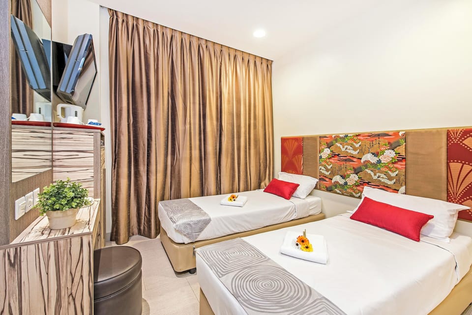 Superior Twin Room, 2 Twin Beds | Desk, blackout drapes, WiFi (free), bed sheets