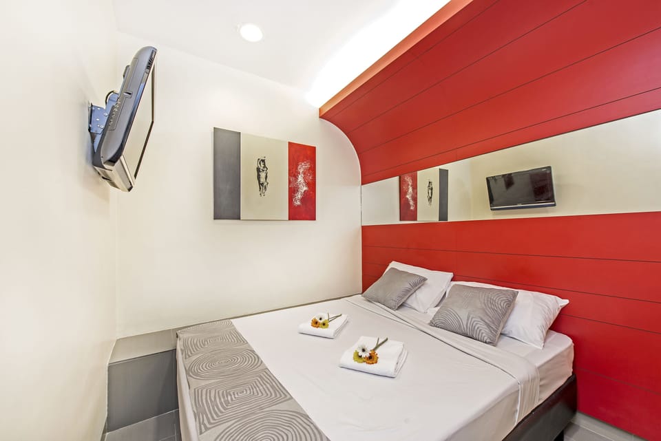 Blackout drapes, WiFi (free), bed sheets