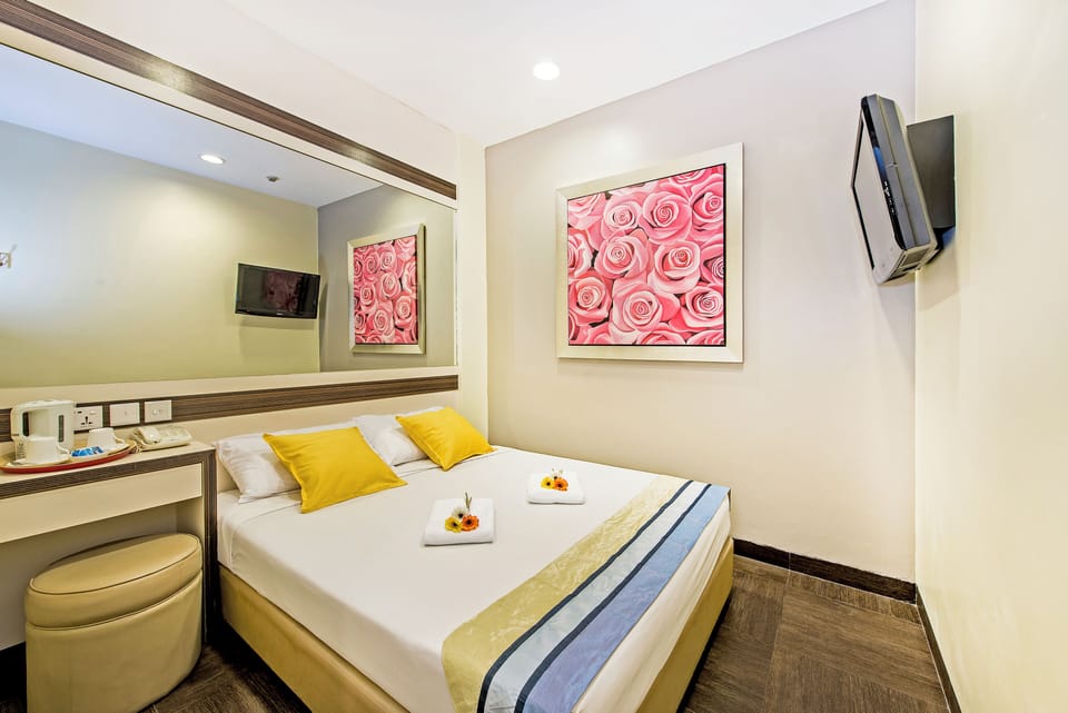 WiFi (free), bed sheets