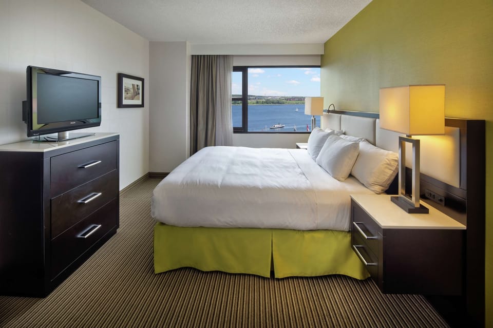 Premium bedding, pillowtop beds, in-room safe, desk