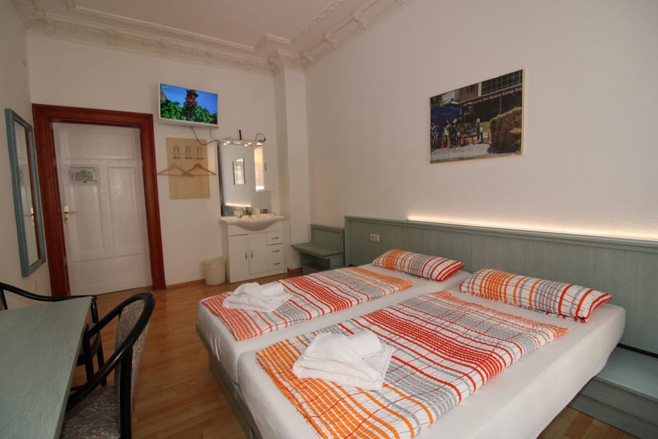 Economy Double Room, Non Smoking, Shared Bathroom | Desk, laptop workspace, soundproofing, free WiFi