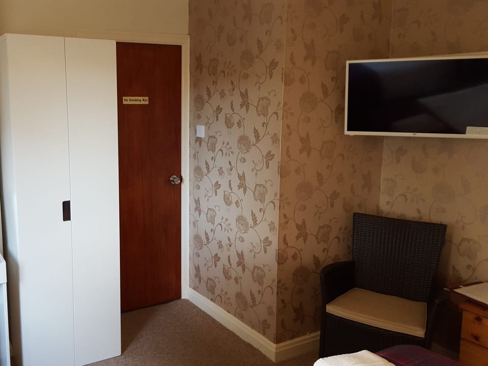 Standard Twin Room, Private Bathroom