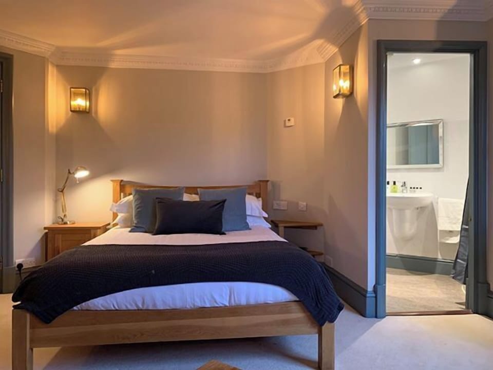 Premium bedding, individually decorated, individually furnished, desk