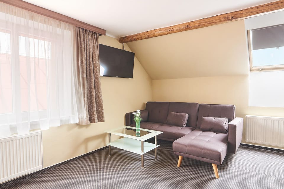 Executive Triple Room, Air conditioning | In-room safe, blackout drapes, free WiFi, bed sheets