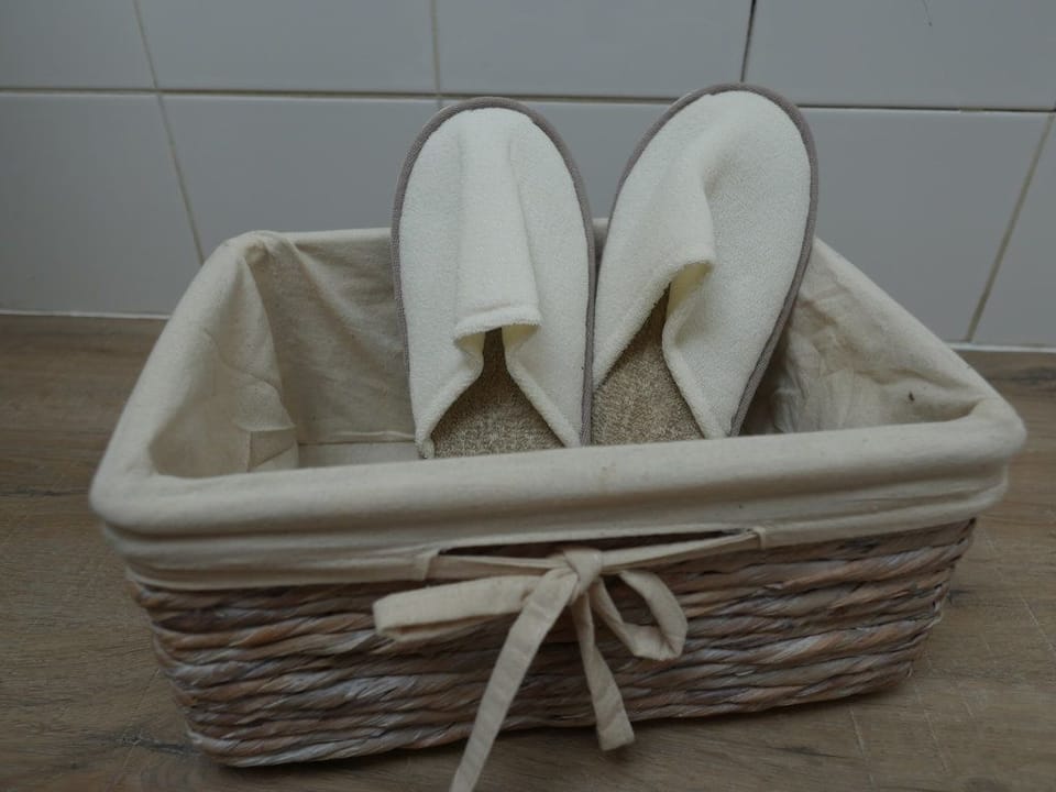 Cachemire Double Room | Bathroom amenities | Combined shower/tub, rainfall showerhead, hair dryer, slippers