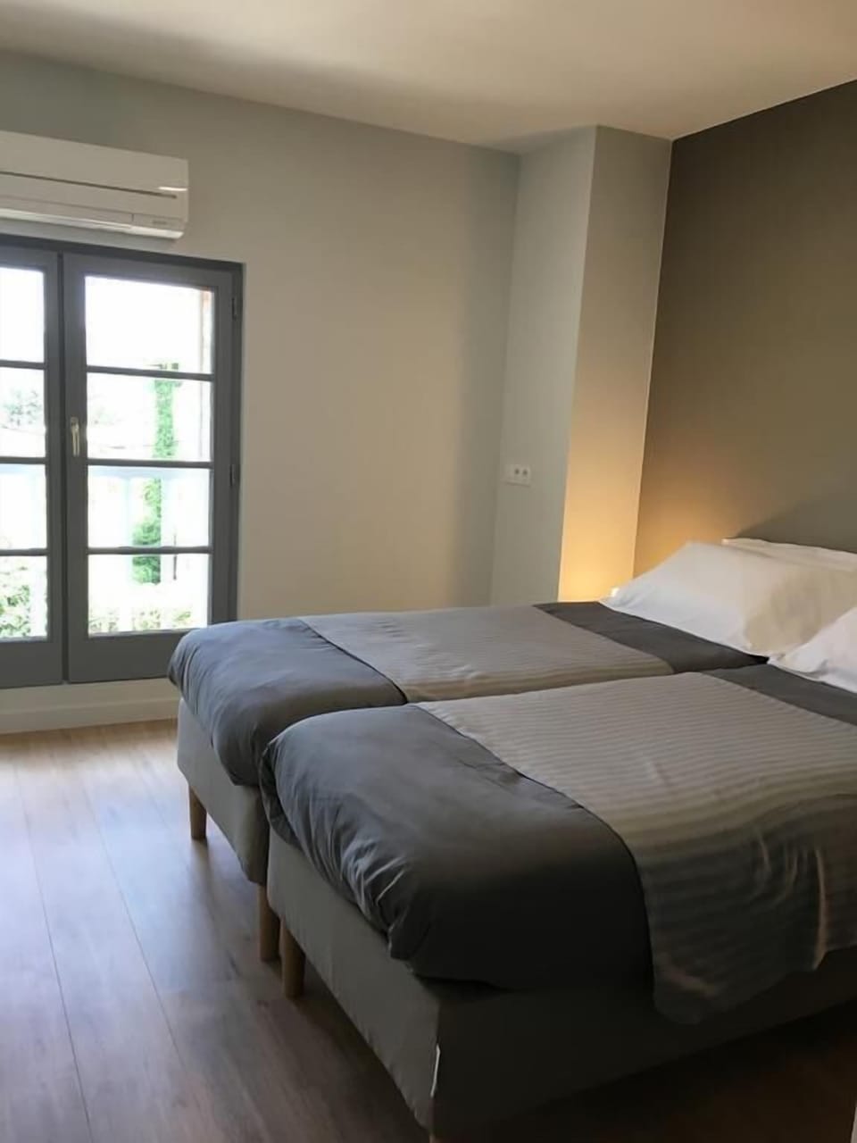Superior Double Room | Iron/ironing board (on request), WiFi (free), bed sheets