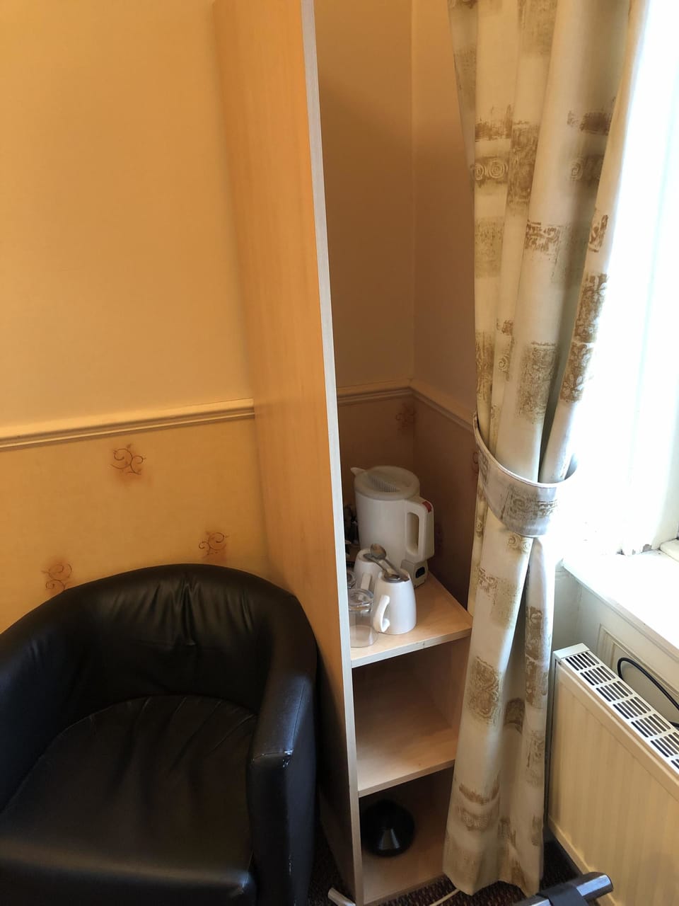 Single Room, Private Bathroom