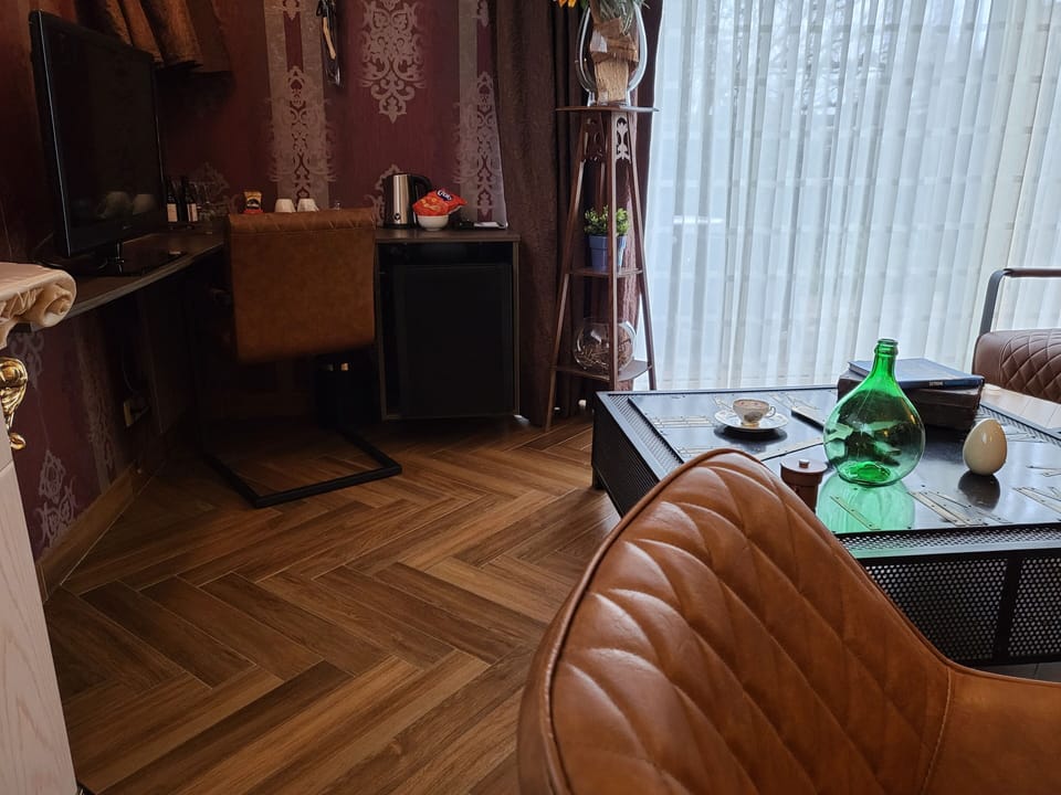 Luxury Double Room (Van Gogh) | Minibar, in-room safe, individually decorated, individually furnished