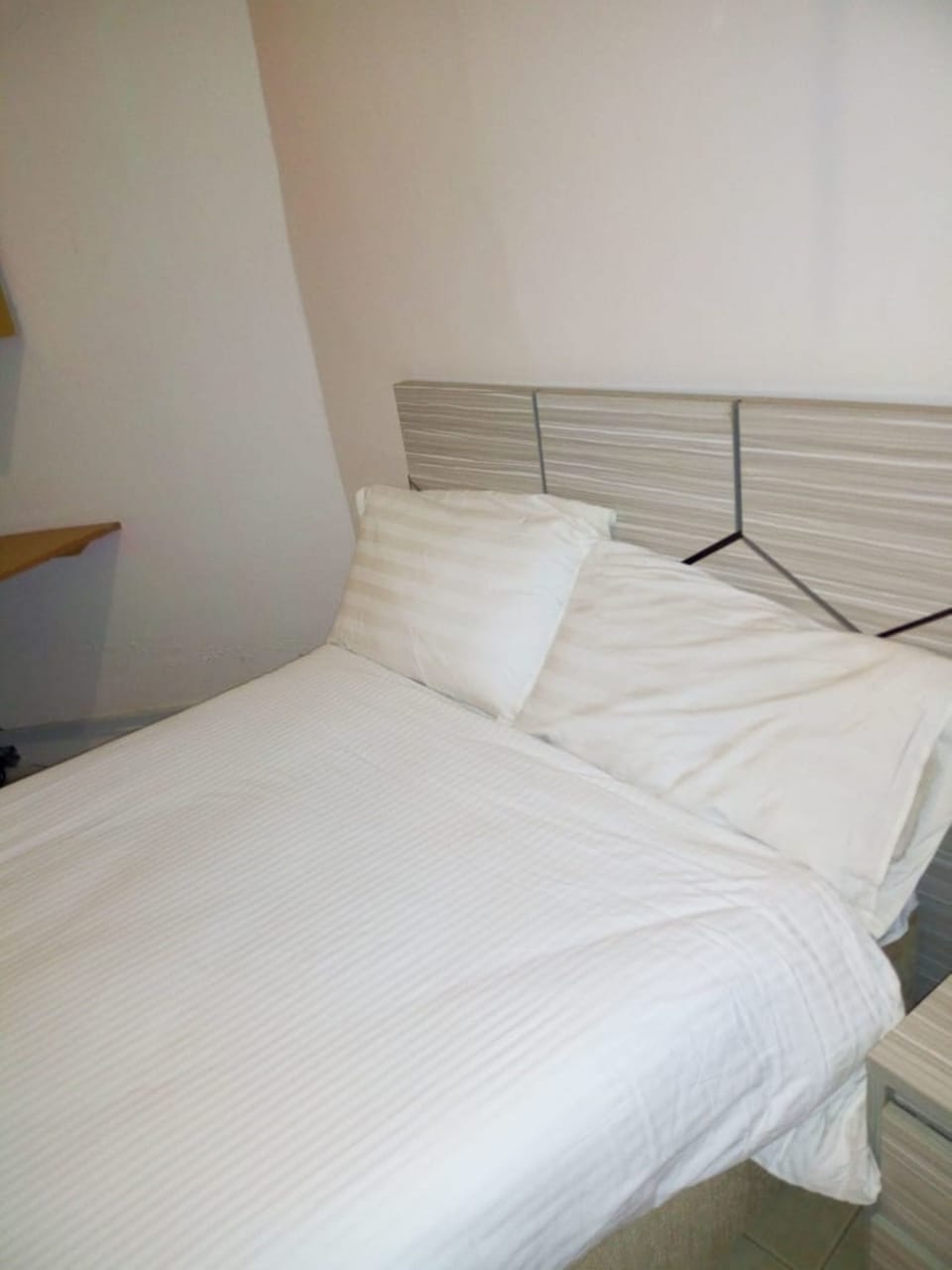 Standard Room | Desk, WiFi (free), bed sheets