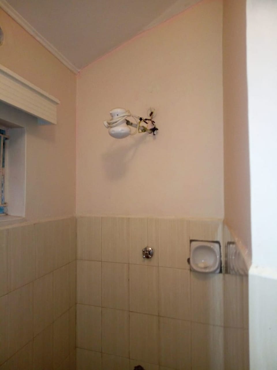 Standard Room | Bathroom shower