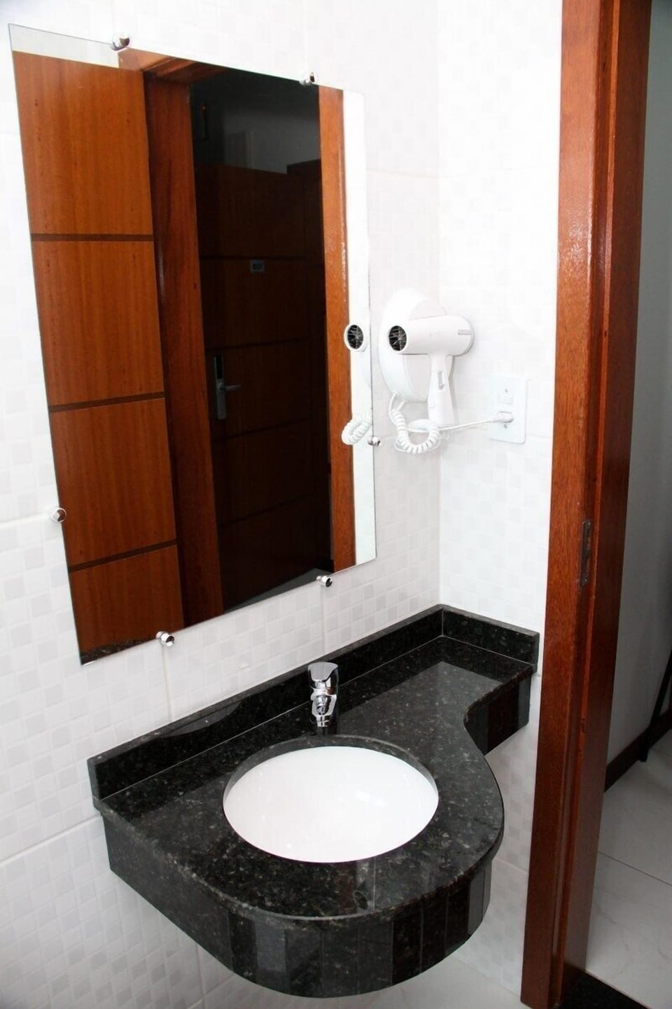 Double Room | Bathroom | Shower, bidet, towels