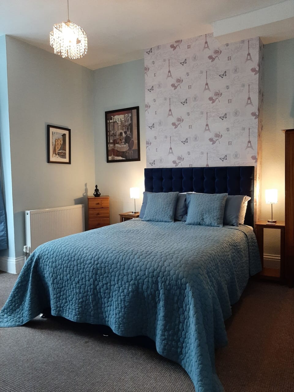 King Size Room, Private External Bathroom | In-room safe, iron/ironing board, free WiFi, bed sheets