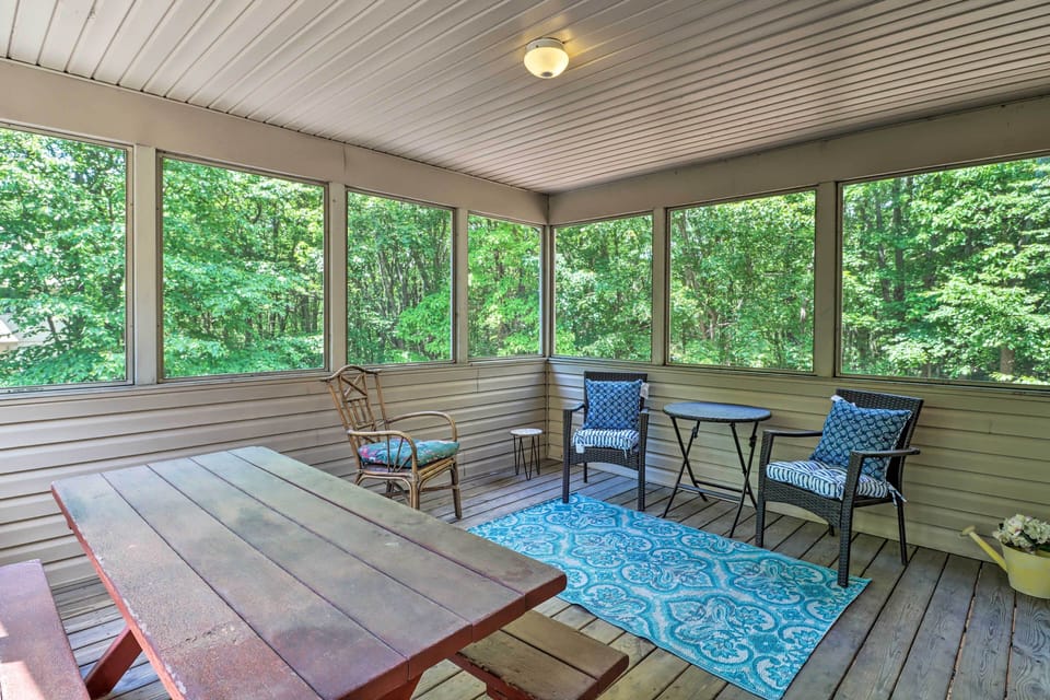 Screened-in Porch