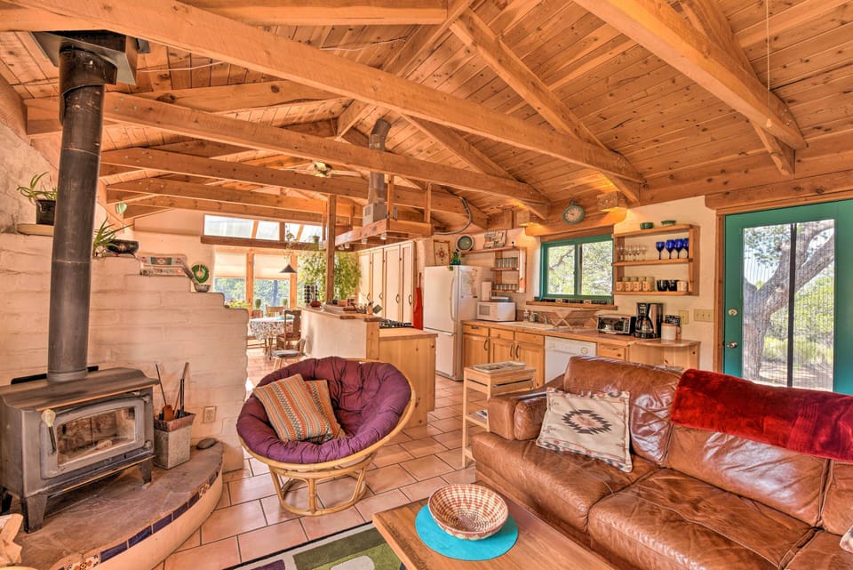 Interior | Open Floor Plan | Free WiFi