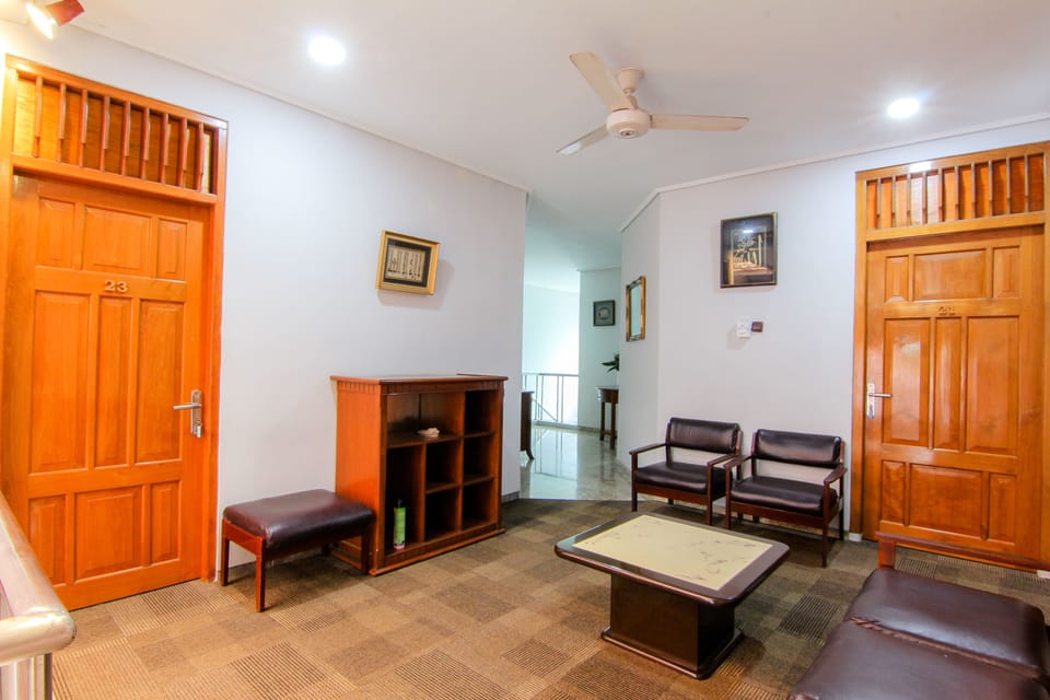 Standard Double Room | Living area
