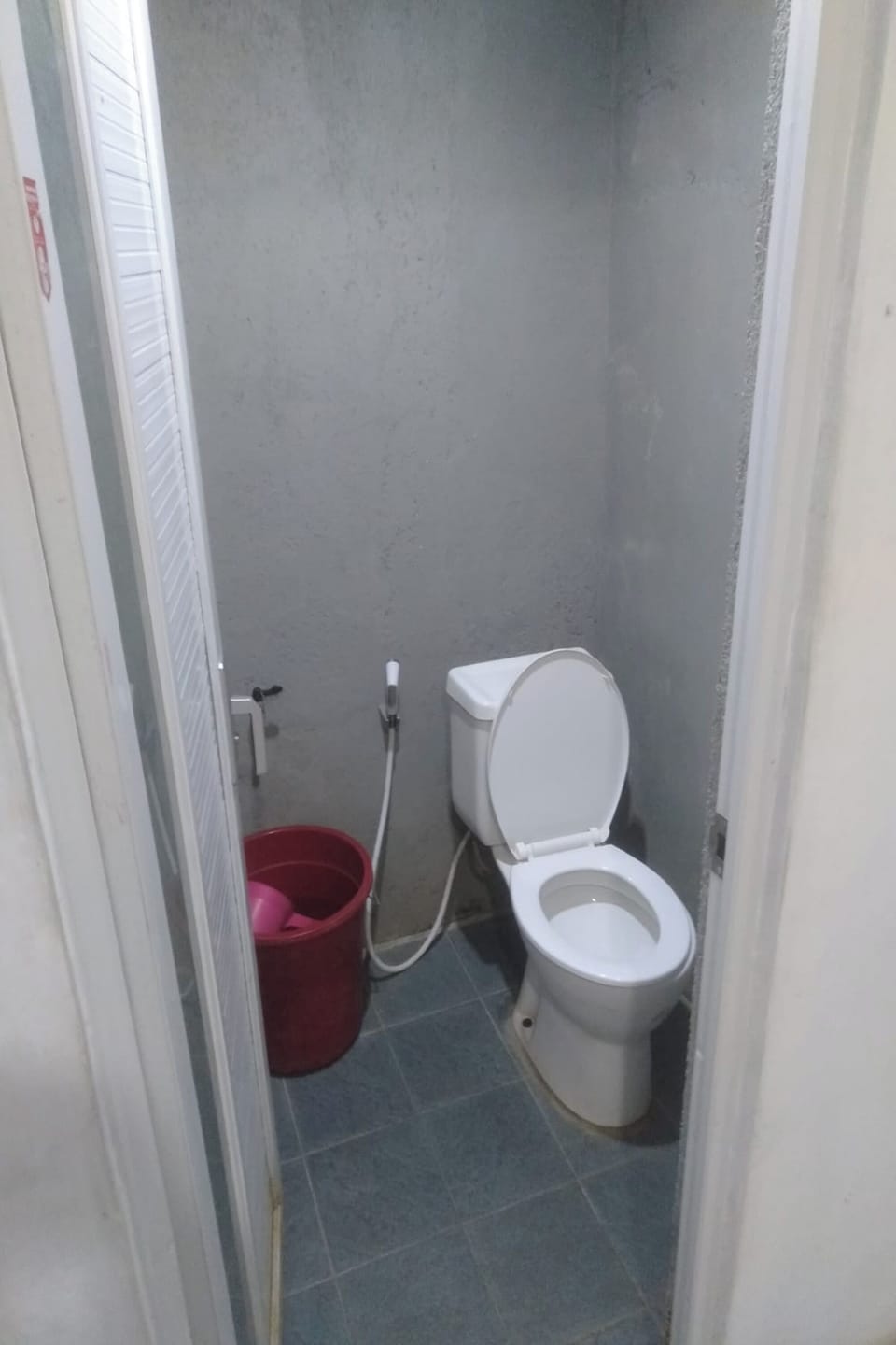 Standard Room | Bathroom | Shower, free toiletries, towels