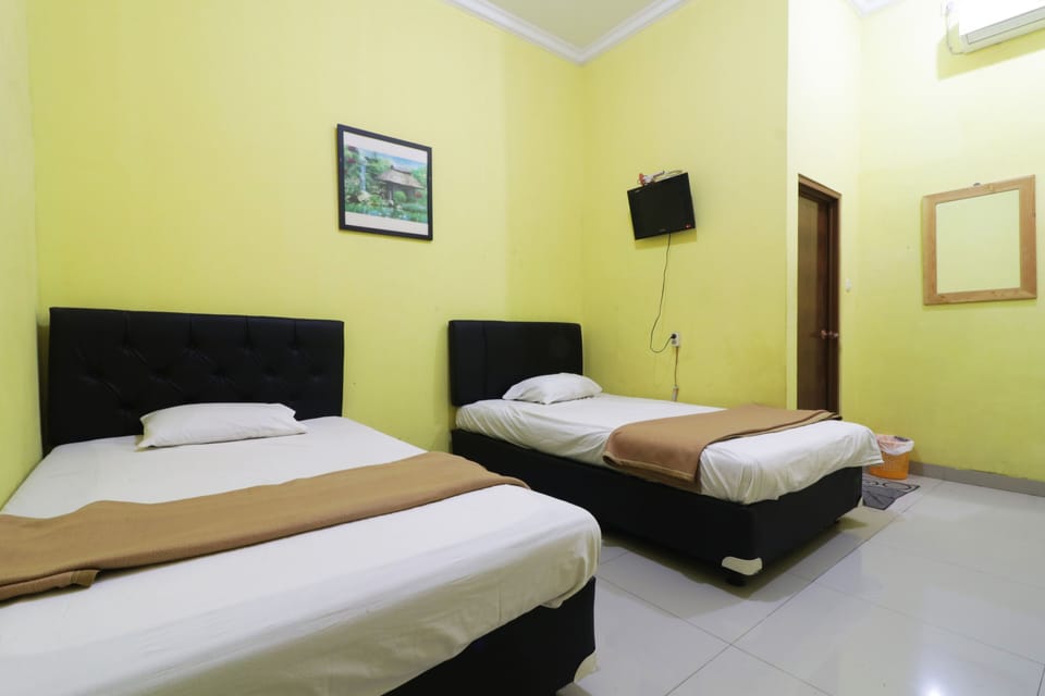 Double Room | Desk, free WiFi, bed sheets