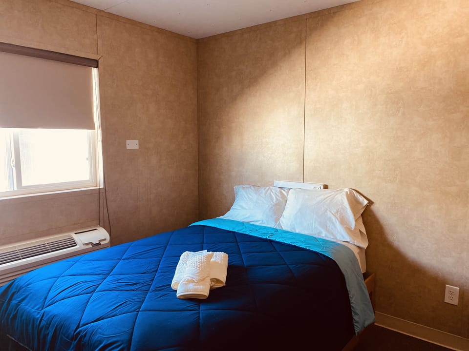 Private Room, Private Bath | Premium bedding, pillowtop beds, free WiFi, bed sheets
