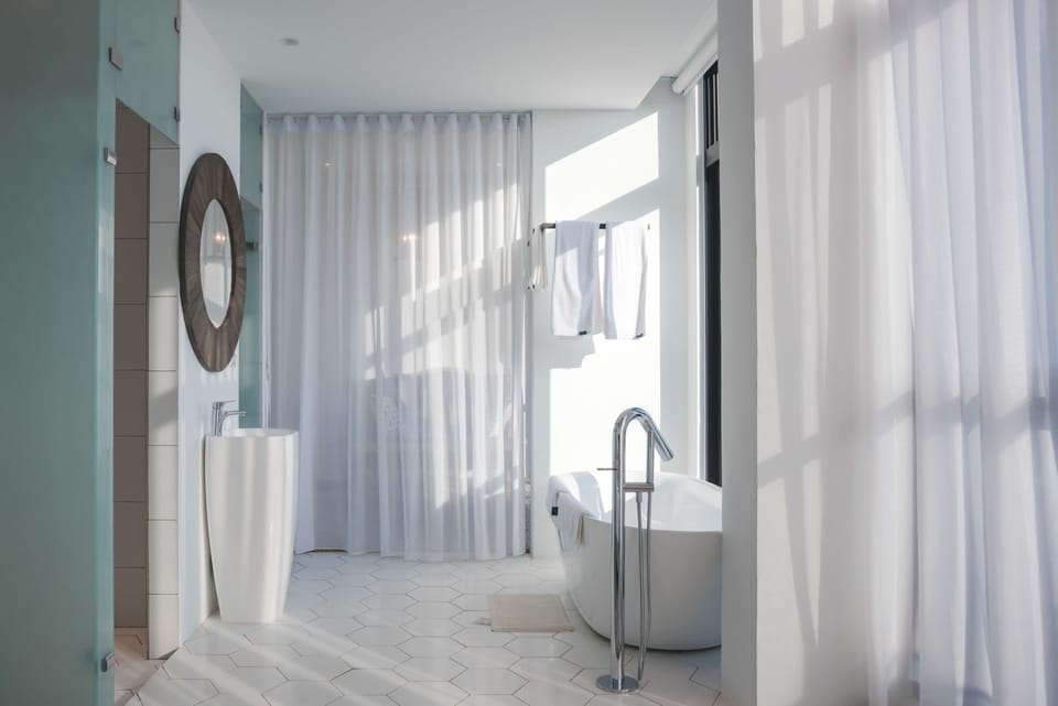 Deluxe Double Room | Bathroom | Separate tub and shower, hair dryer, towels, soap