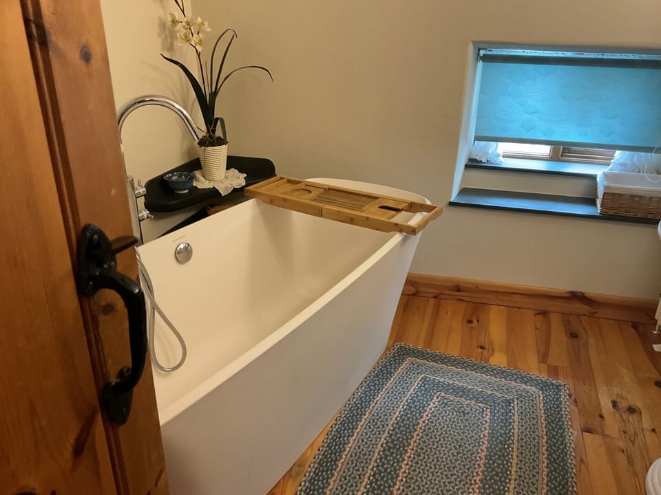 Double Room, Shared Bathroom (Super King) | Bathroom