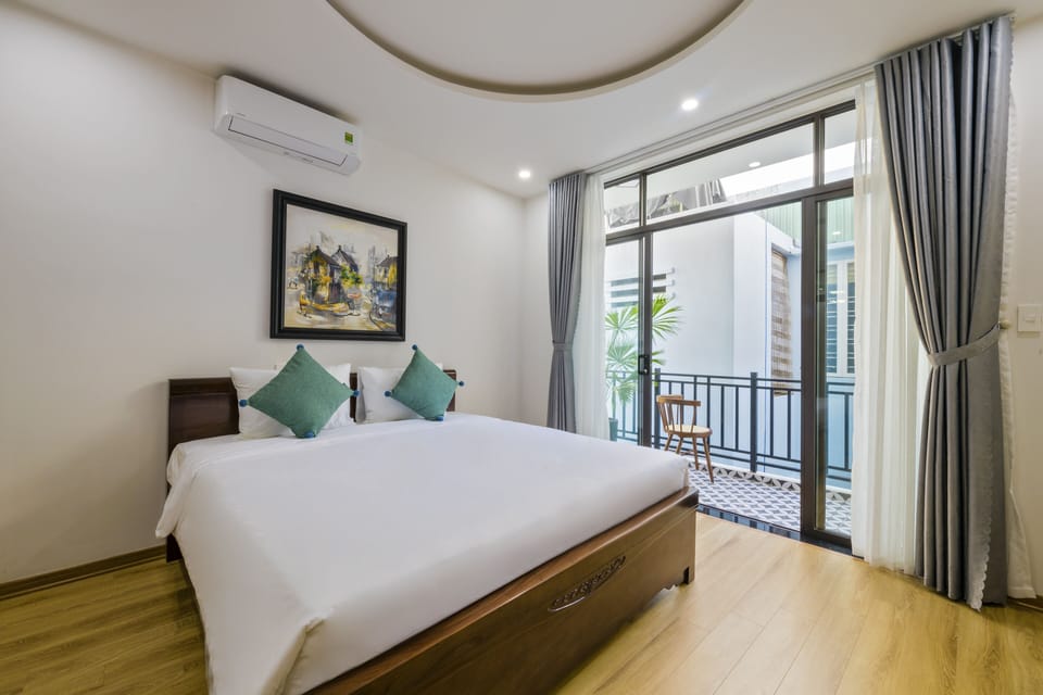 Deluxe Room, Balcony | Minibar, soundproofing, free WiFi, bed sheets