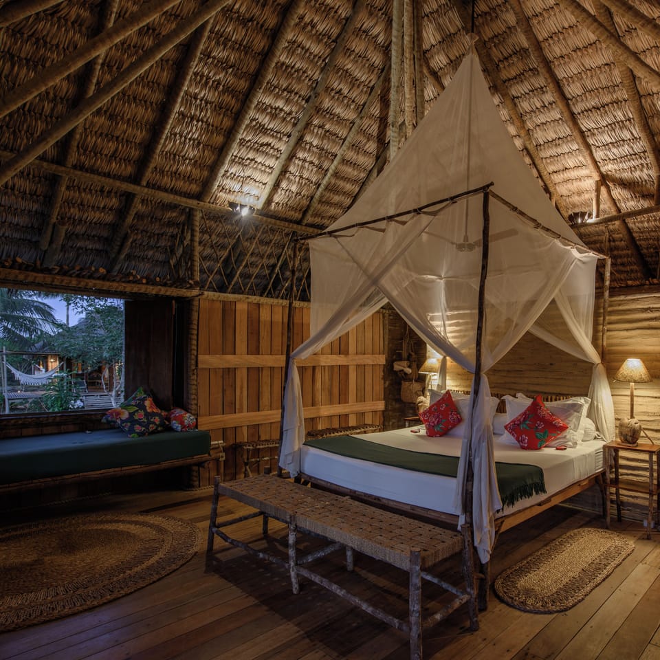 Beach Bungalow | Minibar, in-room safe, desk, laptop workspace