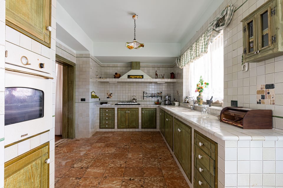 Villa, 3 Bedrooms | Private kitchen | Fridge, microwave, stovetop, cookware/dishes/utensils