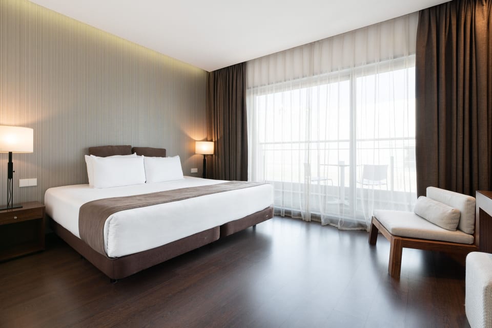 Junior Suite, Terrace | In-room safe, desk, soundproofing, WiFi (free)