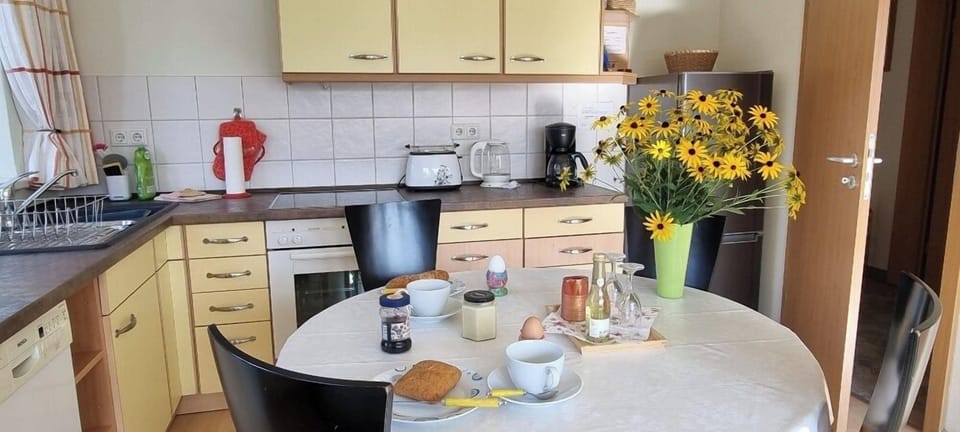 Apartment with Kitchen for up to 4 people | In-room dining