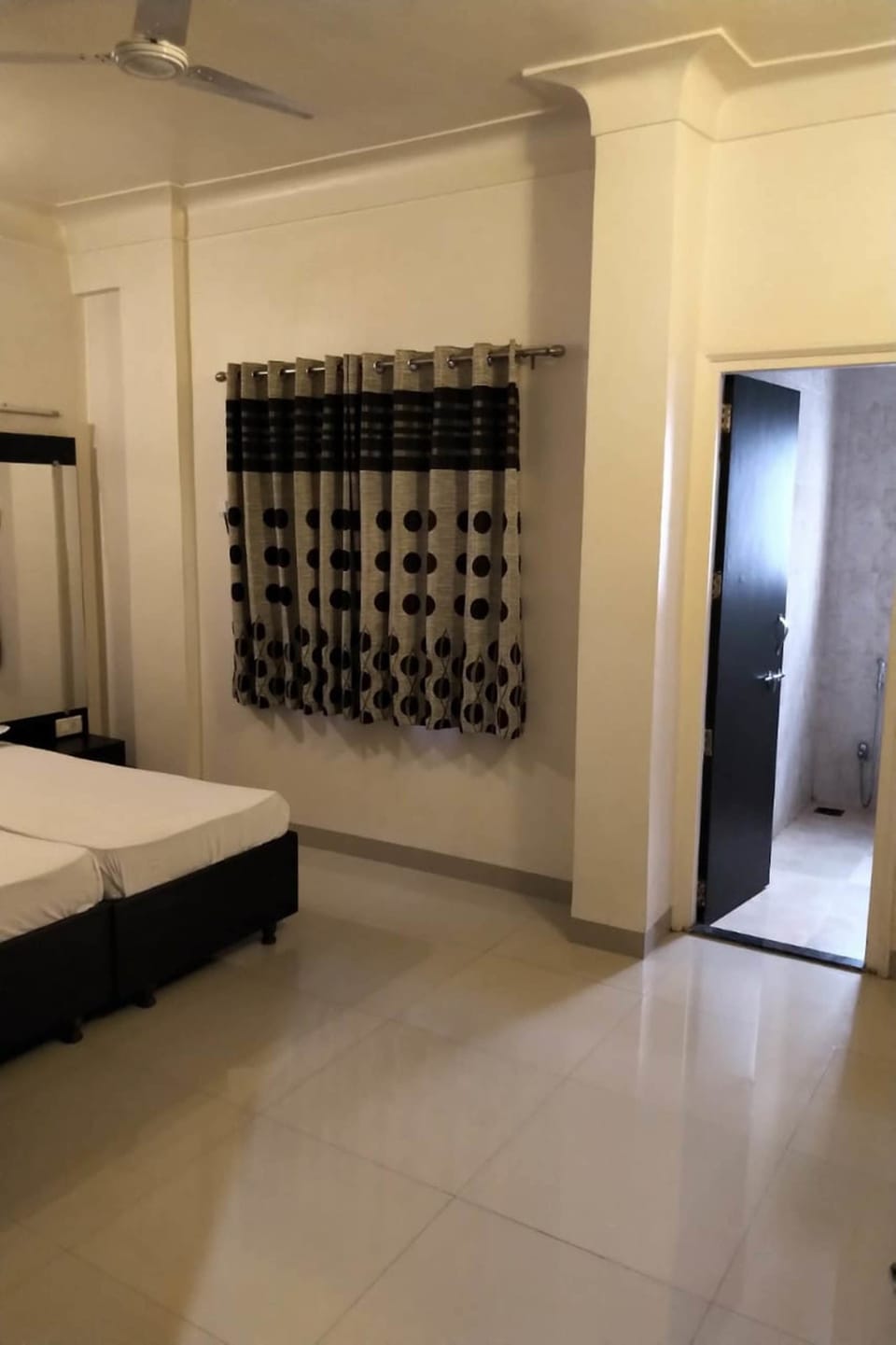 Premium bedding, soundproofing, rollaway beds, bed sheets